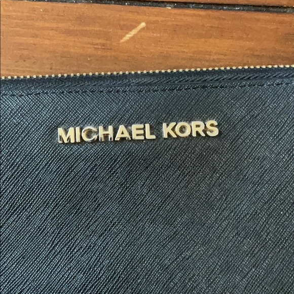 Michael Kors wallet - Picture 2 of 3